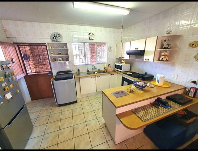 2 BEDROOM TOWNHOUSE FOR SALE IN BARTLETT